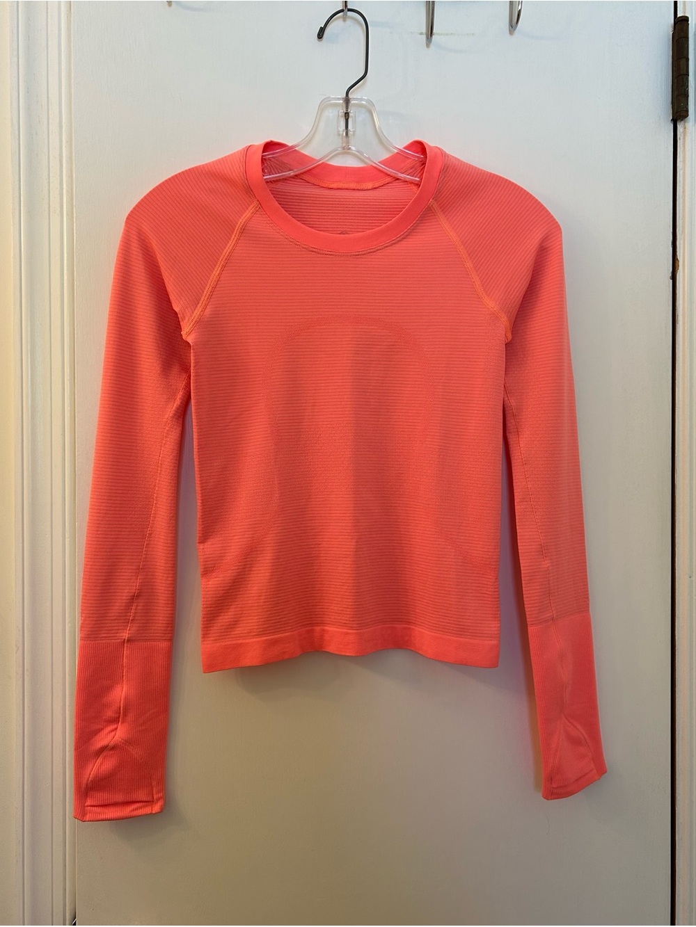 Lululemon - Swiftly Tech long sleeve waist length